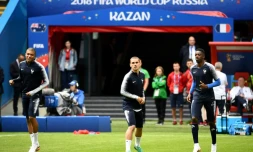 Les attaquants Kylian Mbappé (g), Antoine Griezmann (c) et Ousmane Dembélé (d), lors d'un entraînement à la Kazan Arena, le 15 juin 2018