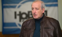 Le rédacteur en chef de Novaïa Gazeta, Sergueï Sokolov, dans les locaux du journal indépendant russe, le 6 octobre 2026 à Moscou