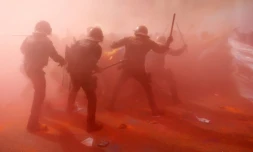 Heurts entre la police catalane et des manifestants séparatistes à Barcelone, le 29 septembre 2018