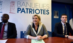 La présidente du FN Marine Le Pen (c), le 26 janvier 2016 à Nanterre