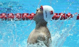 Le Chinois Sun Yang exulte apÚrs avoir remporté son 4e titre mondial au 400 m nage libre aux Mondiaux de natation, le 21 juillt 2019 à Gwangju