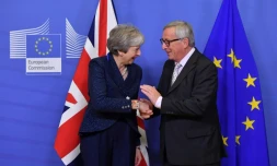 La PremiÚre ministre britannique Theresa May et le président de la Commission Européenne Jean-Claude Juncker le 24 novembre 2018 à Bruxelles