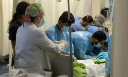 L'urgentiste Nour al-Jalbout lors de sa garde à l'hÎpital de l'université américaine de Beyrouth (AUB), le 17 mars 2021