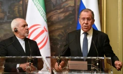 Les ministres des Affaires étrangÚres russe Sergueï Lavrov (droite) et iraien Mohammed Javad Zarif à Mosou le 8 mai 2019
