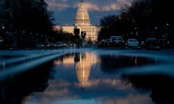 Le soleil se couche sur le Capitole à Washington le 22 mars 2019, peu après la remise du rapport du procureur spécial Mueller en charge de l'enquête russe 