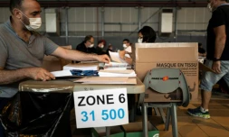 Préparation des masques à distribuer à la mairie de Toulouse, le 9 mai 2020