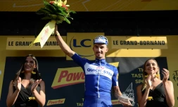 Julian Alaphilippe ravi de sa victoire dans la 10e étape du Tour de France au Grand-Bornand, le 17 juillet 2018