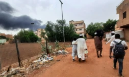 Des habitants de Khartoum quittent la ville, le 10 juin 2023