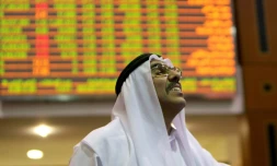Un trader à la bourse de Dubaï, le 8 septembre 2008