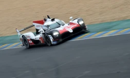 L'Espagnol Fernando Alonso dans sa Toyota TS050 Hybrid LMP1 au 24 Heures du Mans, le 16 juin 2018