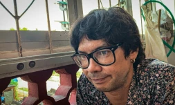 L'opposant cubain Yunior Garcia, lors d'un entretien avec l'AFP à son domicile du quartier de San Angustin à La Havane, le 12 novembre 