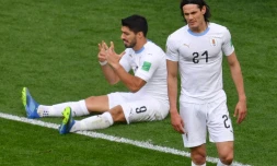 Les attaquants uruguayens Luis Suarez (g) et Edinson Cavani face à l'Egypte au Mondial, le 15 juin 2018 à Ekaterinbourg  