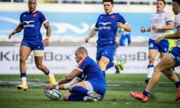 Le centre français Gaël Fickou inscrit un essai contre l'Italie, le 6 février 2021 à Rome