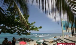 La plage des Roches Noires à Saint-Gilles-les-Bains (côte ouest)