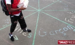 Cour de récréation dans une école primaire