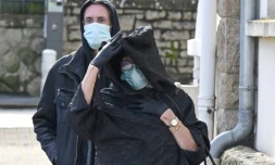 Marie-France le Scouarnec, ex-épouse de Joël le Scouarnec arrive pour le procès de son ex-mari à Vannes, Bretagne, le 24 février 2025