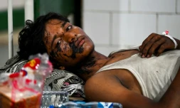 Un survivant de la pire catastrophe ferroviaire en Inde depuis 20 ans, près de Balasore (est), dans un hôpital public, le 3 juin 2023