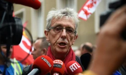 Jean-Louis Borie, l'avocat des salariés de GM&S, parle à la presse, à Poitiers, le 4 september 2017