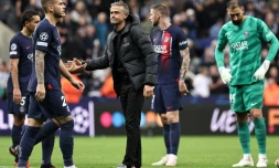 L'entraßneur du PSG Luis Enrique et ses joueurs trÚs marqués aprÚs leur débùcle 4-1 devant Newcastle à St-James' Park, le 4 octobre 2023