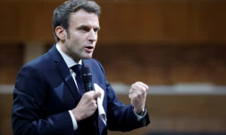 Le président Emmanuel Macron à Liévin, le 2 février 2022 dans le Pas-de-Calais