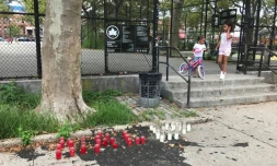 Des enfants dans le parc du quartier de Bedford-Stuyvesant, à Brooklyn, le 12 septembre 2020, où a été tué un bébé par une balle perdue en juillet
