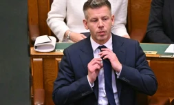 Le Premier ministre hongrois, Peter Magyar, lors sa prise de fonction, au Parlement, à Budapest, le 9 mai 2026