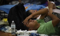Des sinistrés du Volcan de Feu réfugiés dans une salle communale à Escuintla, au Guatemala