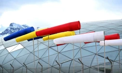 Des manches à air à l'aéroport de Salzbourg, en Autriche, le 17 février 2022