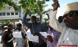 Vendredi 28 Mars 2008

Arrivée du colonel bacar à la réunion et  Manifestation de comoriens contre la présence du président anjouanais