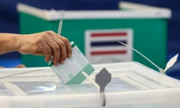 Un électeur thaïlandais vote à Bangkok, le 14 mai 2023