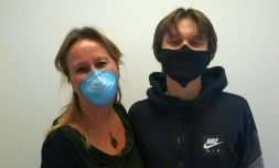 Kathy Tynus, une médecin de 55 ans à Chicago, et son fils de 17 ans Tony, confinés ensemble, le 17 avril 2020