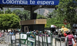 Des personnes traversent le pont international Simon Bolivar entre la ville colombienne de Cucuta et San Antonio de Tachira au Venezuela, le 20 mai 2019