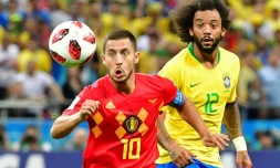 L'attaquant belge Eden Hazard (g) lors du quart de finale face au Brésil, à Kazan, le 6 juillet 2018 
