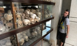 Mémorial de Choeung Ek, principal lieu d'exécution et charnier de prisonniers du régime communiste des Khmers rouges, à Phnom Penh le 3 février 2012