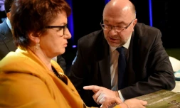 Le ministre de l'Agriculture Stéphane Travert s'entretient avec la présidente de la FNSEA Christiane Lambert, à Tours, le 29 mars 2018