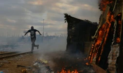Heurts dans le bidonville de Kibera, à Nairobi, le 12 août 2017