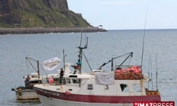 Lundi 19 Mai 2008

Manifestation des pêcheurs au large du barachois