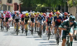 Les coureuses du Tour de France lors du départ de la dernière étape, le 9 août 2026 à Nice