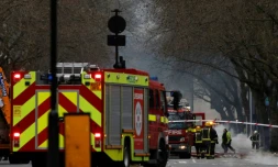 Dix camions et soixante-dix hommes ont été déployés pour tenter de maitriser les flammes sur le marché de Camden Lock prisé des touristes le week-end