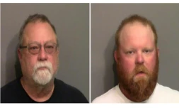 Gregory McMichael et son fils Travis, photographiés par la police le 7 mai 2020 après leur arrestation