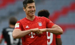 L'attaquant polonais du Bayern, Robert Lewandowski, auteur d'un doublĂ© face Ă DĂŒsseldorf, Ă Munich, le 30 mai 2020