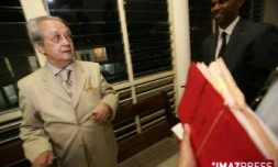 Jeudi 5 juin 2008 saint Denis 

 Maître jacques verges a représenté l'union des Comores qui réclame l'extradition de Mohamed bacar