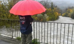 La riviĂšre Le Loup en crue Ă Pont-du-Loup, le 23 novembre 2019