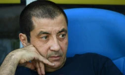 Le président du RC Toulon Mourad Boudjellal observe le match de Top 14 face à Montpellier, au Vélodrome, le 2 octobre 2016