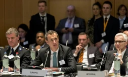 Le directeur d'Europol, Rob Wainwright (c), lors d'un forum sur le contre-terrorisme, le 11 janvier 2016 au siège d'Europol, à La Haye