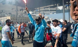 Supporters de l'Olympique de Marseille rassemblés sur le Vieux Port, le 16 mai 2018