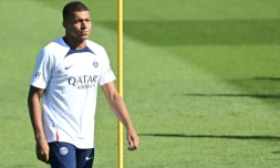 L'attaquant du Paris SG Kylian Mbappé lors d'une session d'entraînement au "Camp des loges" le 11 août 2022 à Saint-Germain-en-Laye