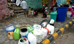 Les enfants d'Asie du Sud sont confrontés à une importante pénurie d'eau, aggravée par les effets du changement climatique, selon l'Unicef