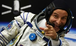 L'astronaute américain Andrew Morgan (photo du 20 juillet 2019), actuellement dans la Station spatiale internationale, a annoncé aider à suivre la distribution de cadeaux du Père Noël depuis l'espace