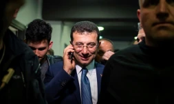 Ekrem Imamoglu le candidat de l'opposition à la mairie d'Istanbul s'exprime devant la presse à Istanbul, le 1er avril 2019